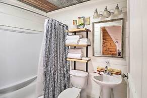 Cheery Pet-friendly Studio w/ Shared Fire Pit