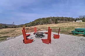 Cheery Pet-friendly Studio w/ Shared Fire Pit