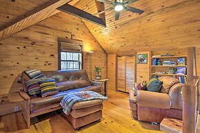 Luxury Log Cabin w/ 5 Private Acres + Hot Tub!