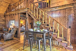 Luxury Pearcy Cabin w/ 5 Private Acres + Hot Tub!