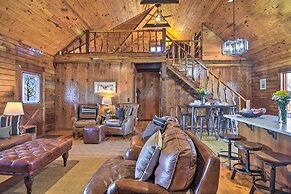 Luxury Pearcy Cabin w/ 5 Private Acres + Hot Tub!