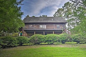 Luxury Pearcy Cabin w/ 5 Private Acres + Hot Tub!