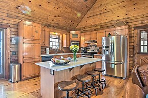 Luxury Pearcy Cabin w/ 5 Private Acres + Hot Tub!