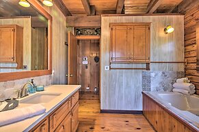 Luxury Pearcy Cabin w/ 5 Private Acres + Hot Tub!