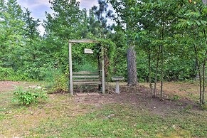 Luxury Pearcy Cabin w/ 5 Private Acres + Hot Tub!