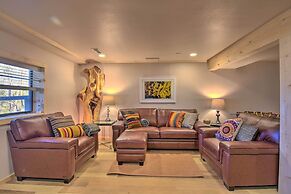 Luxury Pearcy Cabin w/ 5 Private Acres + Hot Tub!