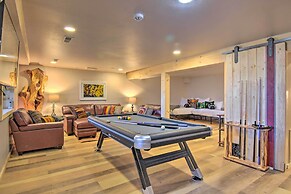 Luxury Pearcy Cabin w/ 5 Private Acres + Hot Tub!