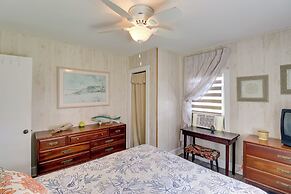 Deck & Indian River Bay Views: Coastal Cottage