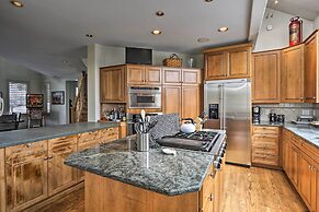 4 Mi to Skiing: Breckenridge Mountain Retreat!