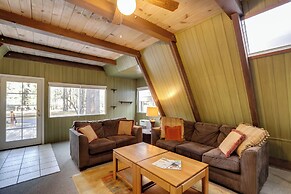 Quaint + Rustic A-frame < 5 Mi to Plumas-eureka!