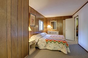 Quaint + Rustic A-frame < 5 Mi to Plumas-eureka!