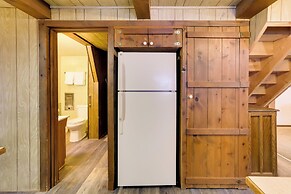 Quaint + Rustic A-frame < 5 Mi to Plumas-eureka!