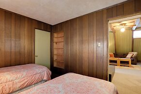 Quaint + Rustic A-frame < 5 Mi to Plumas-eureka!