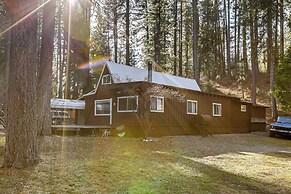 Quaint + Rustic A-frame < 5 Mi to Plumas-eureka!