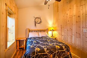 Cabin by the River: Visited by Treehouse Masters!