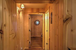 Cabin by the River: Visited by Treehouse Masters!