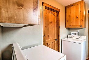 Hungry Horse Cabin: 11 Mi to Glacier National Park