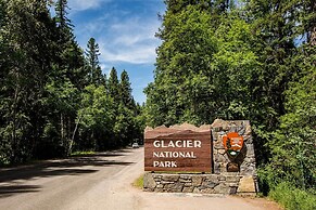 Hungry Horse Cabin: 11 Mi to Glacier National Park