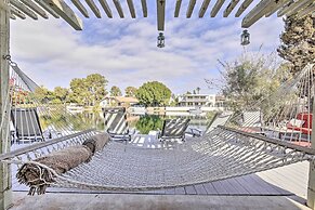 Lakefront Tempe House W/sun Deck, Hot Tub & Boats!