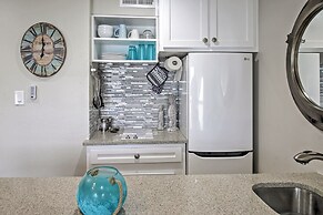 Beachfront Corpus Christi Condo w/ Deck & Views!