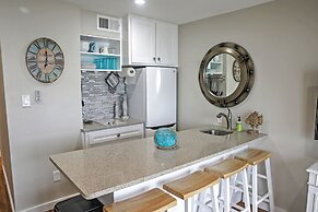 Beachfront Corpus Christi Condo w/ Deck & Views!