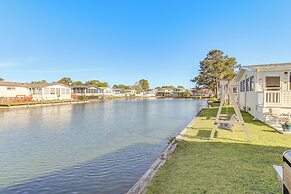 Deck & Pool Access: Myrtle Beach Getaway