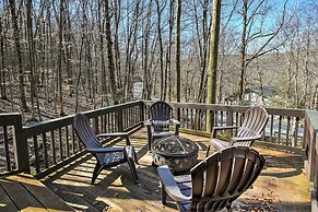 Cozy Beech Mountain Family Retreat w/ 2 Decks!