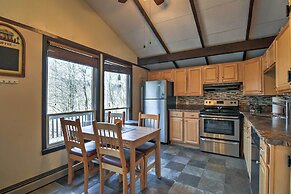 Cozy Beech Mountain Family Retreat w/ 2 Decks!