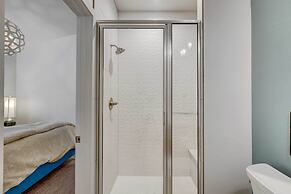 Fireplace & Deck: Modern Cabin in Grand Lake!