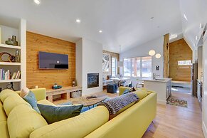 Fireplace & Deck: Modern Cabin in Grand Lake!