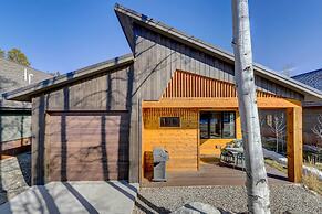 Fireplace & Deck: Modern Cabin in Grand Lake!