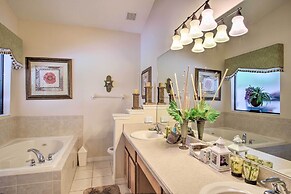 Sunny Villa w/ Lanai: 17 Mi to Disney!