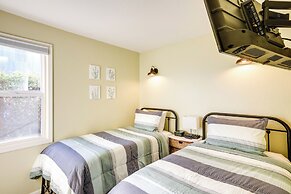 Bandon Beach House Rental: Walk to Downtown!