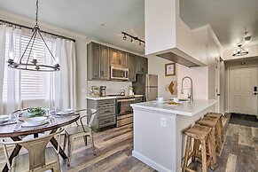 Modern Phoenix Condo w/ Resort Pool & Spa!