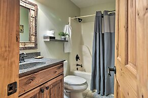 Cabin w/ Hot Tub & Mountain Views < 5 Mi to Boone