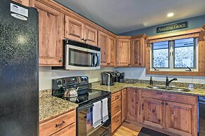 Cabin w/ Hot Tub & Mountain Views < 5 Mi to Boone