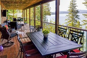 South Lake Coeur D'alene Home w/ Dock & Kayaks!