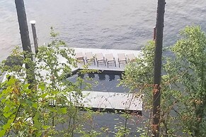 South Lake Coeur D'alene Home w/ Dock & Kayaks!