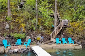 South Lake Coeur D'alene Home w/ Dock & Kayaks!