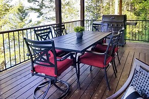South Lake Coeur D'alene Home w/ Dock & Kayaks!
