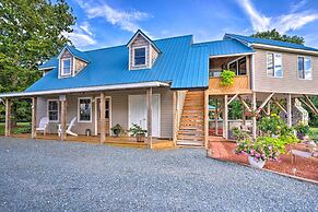 Country-chic Studio w/ Pool + Stable Access!