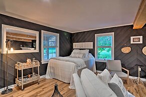 Country-chic Studio w/ Pool + Stable Access!