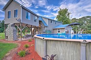 Country-chic Studio w/ Pool + Stable Access!