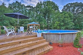 Country-chic Studio w/ Pool + Stable Access!