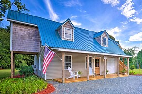 Country-chic Studio w/ Pool + Stable Access!