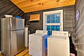 Country-chic Studio w/ Pool + Stable Access!