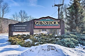 Pet-friendly Gilford Home by Gunstock Ski Mountain