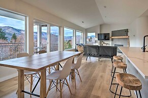 Chic Chelan Condo w/ Balcony, Walk to Lake & Dtwn!