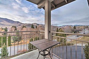 Chic Chelan Condo w/ Balcony, Walk to Lake & Dtwn!