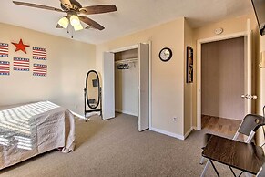 Quiet Rental w/ Balcony: 14 Mi to Downtown Houston